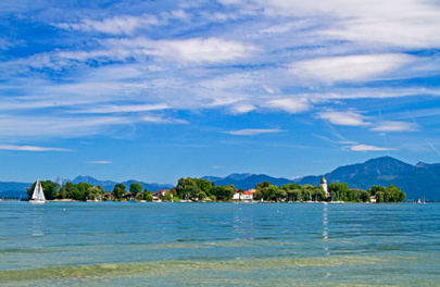 Yoga Reisen auf die Chiesmsee Fraueninsel mit Martina Hiltl